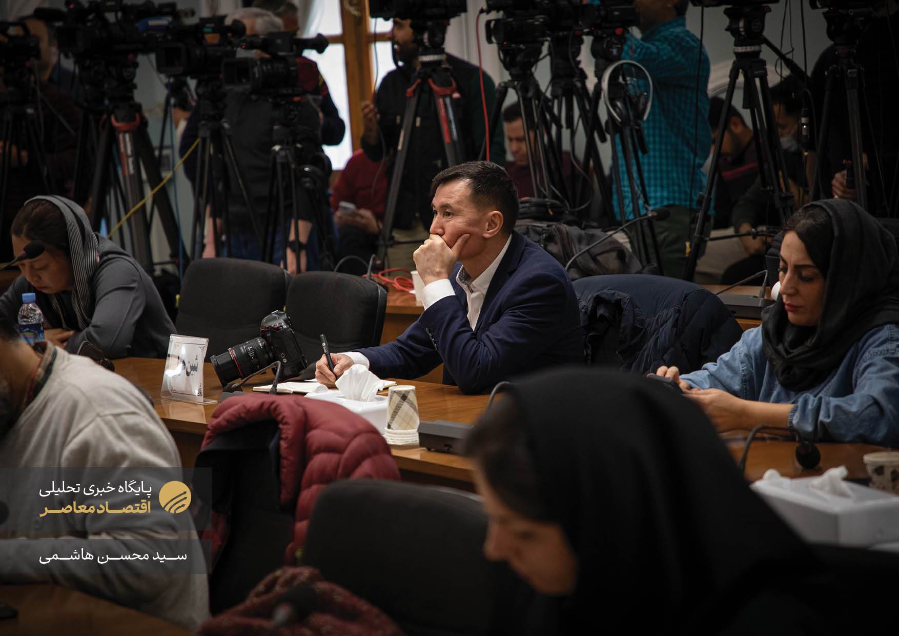 نشست خبری اسماعیل بقائی، سخنگوی وزارت امور خارجه جمهوری اسلامی ایران، صبح امروز (۱۷ دی‌ماه ۱۴۰۳) با حضور خبرنگاران داخلی و خارجی در ساختمان شماره ۸ وزارت امور خارجه برگزار شد.