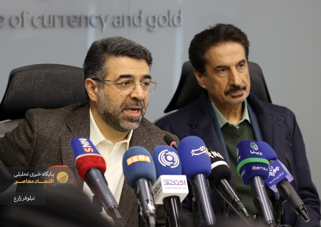 نشست خبری مشترک صنعت پتروشیمی و مرکز مبادله ایران با موضوعیت جزئیات عملکرد و نحوه تعمیق بازار ارز تجاری برگزار شد.