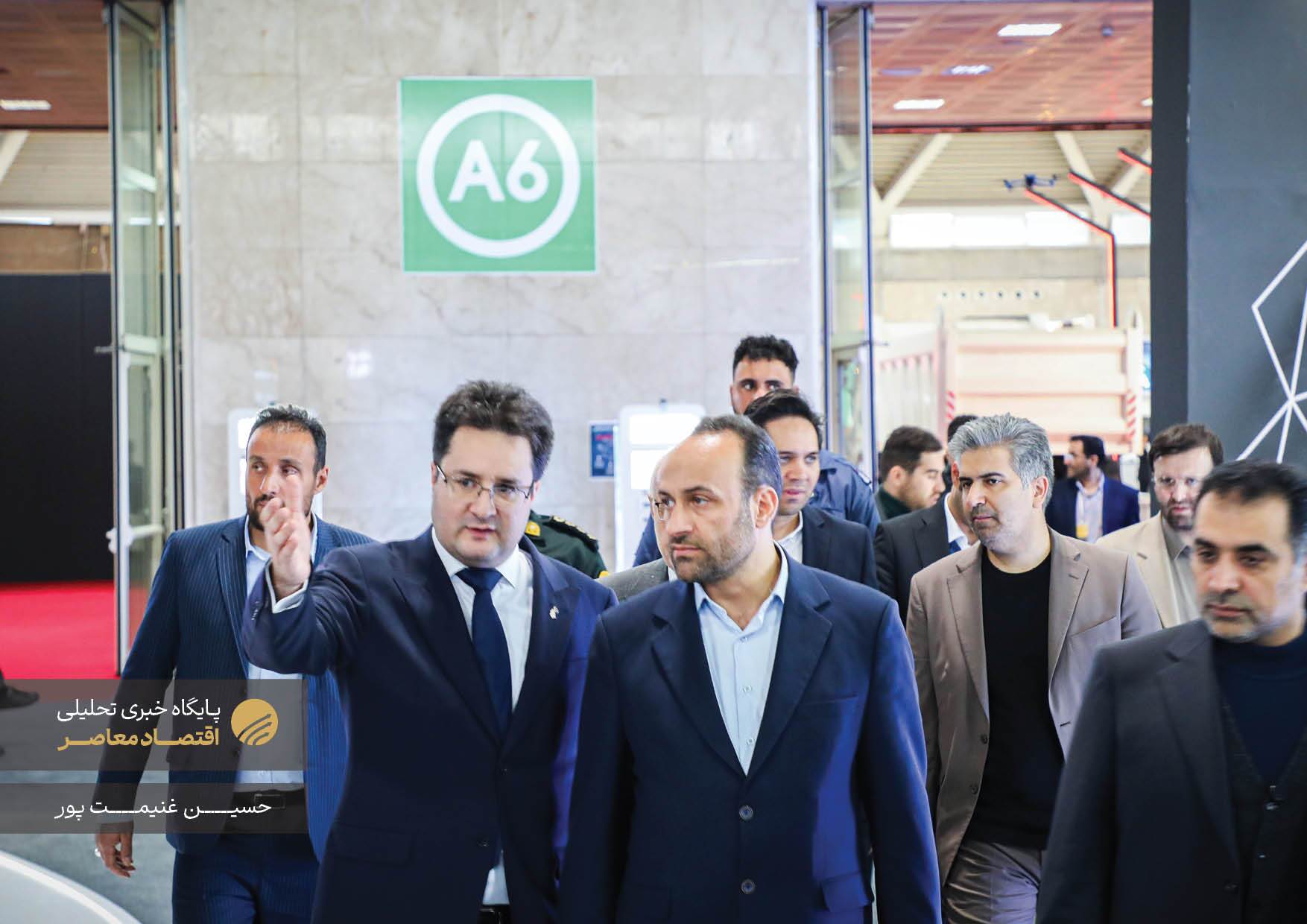 ششمین نمایشگاه بین‌المللی خودرو تهران از دوشنبه، ۸ بهمن ۱۴۰۳، با حضور ۴۴ شرکت داخلی و خارجی در محل دائمی نمایشگاه‌های بین‌المللی شهر آفتاب آغاز به کار کرد و به مدت پنج روز ادامه خواهد داشت. این رویداد خودرویی با مشارکت بیش از ۴۰ شرکت فعال در حوزه خودروسازی و صنایع وابسته برگزار شده و میزبان ۳۲ شرکت داخلی و ۱۲ شرکت خارجی از کشورهایی همچون چین، کره جنوبی، فرانسه، آلمان و برخی دیگر از کشورهای اروپایی است.