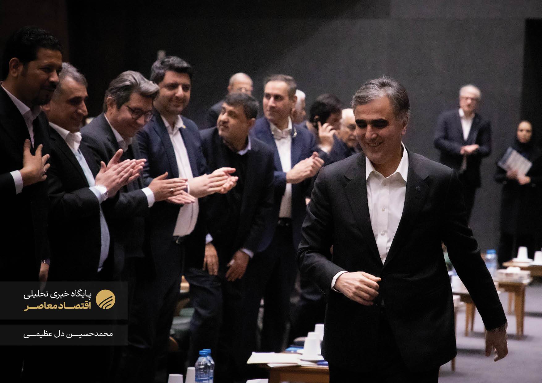 نخستین همایش ملی صنعت لیزینگ و تامین مالی امروز (۲۷ بهمن) با حضور محمدرضا فرزین، رئیس کل بانک مرکزی، کوروش پرویزیان، رئیس پژوهشکده پولی بانکی و جمعی از فعالان این حوزه در سالن همایش‌های بانک مرکزی برگزار شد. این همایش با هدف بررسی چالش‌ها و فرصت‌های صنعت لیزینگ و نقش آن در تامین مالی کشور برگزار گردید.
