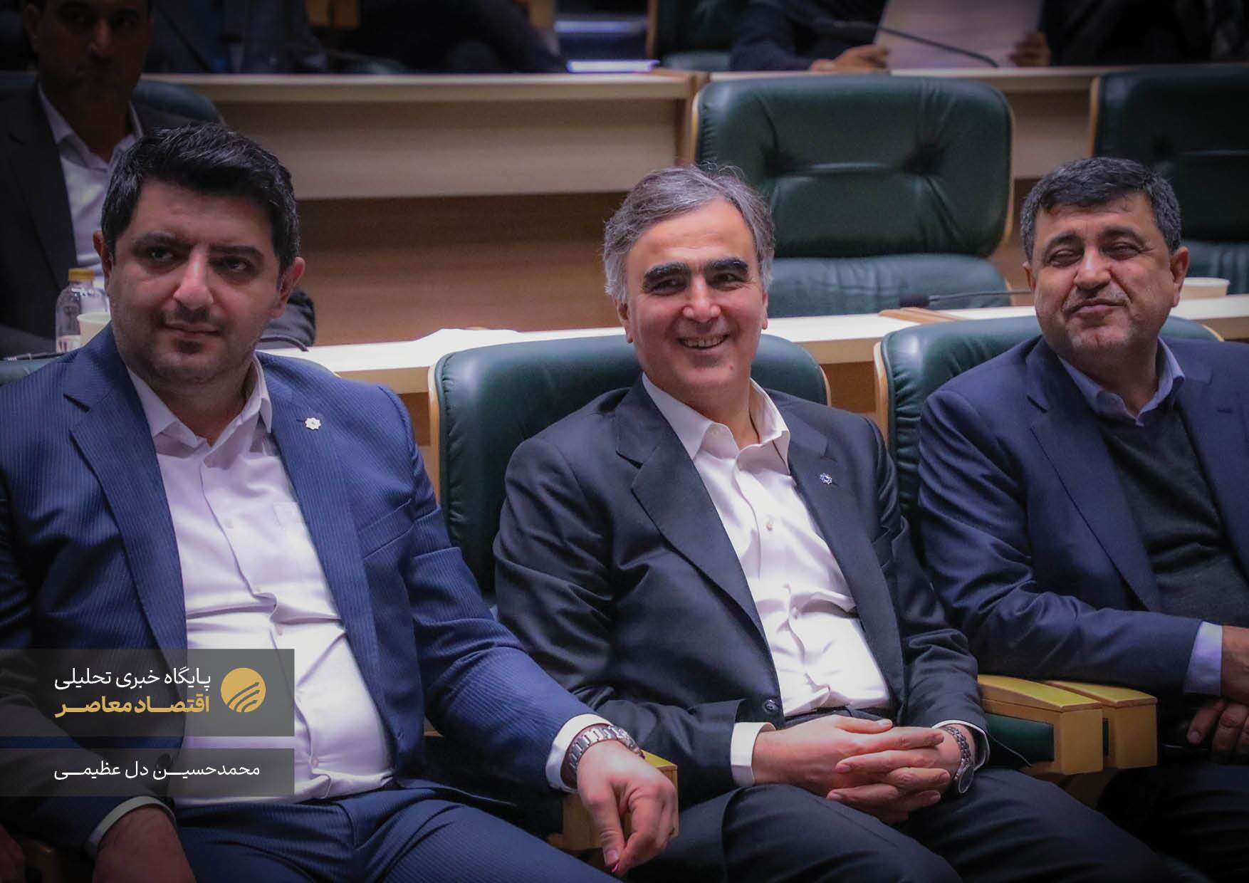 نخستین همایش ملی صنعت لیزینگ و تامین مالی امروز (۲۷ بهمن) با حضور محمدرضا فرزین، رئیس کل بانک مرکزی، کوروش پرویزیان، رئیس پژوهشکده پولی بانکی و جمعی از فعالان این حوزه در سالن همایش‌های بانک مرکزی برگزار شد. این همایش با هدف بررسی چالش‌ها و فرصت‌های صنعت لیزینگ و نقش آن در تامین مالی کشور برگزار گردید.
