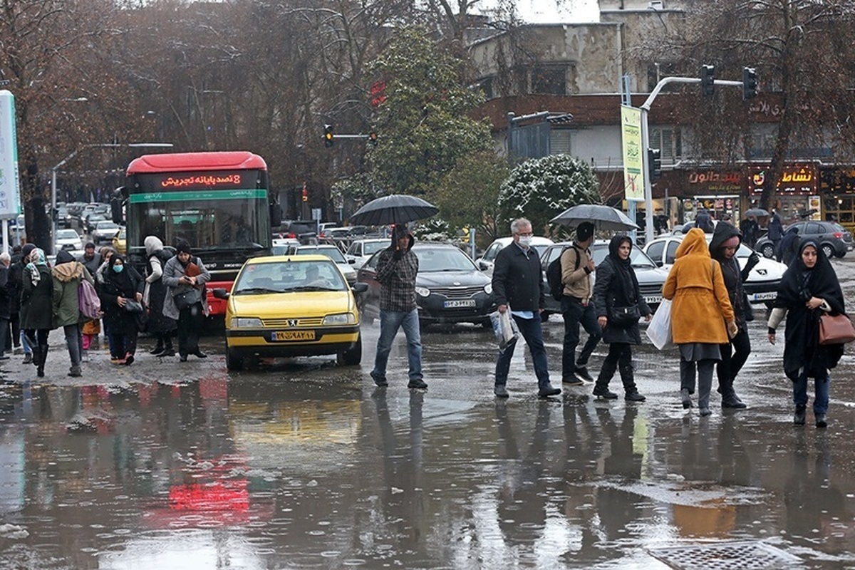 بارش شدید باران در تهران/ آبگرفتگی جدی معابر نداریم