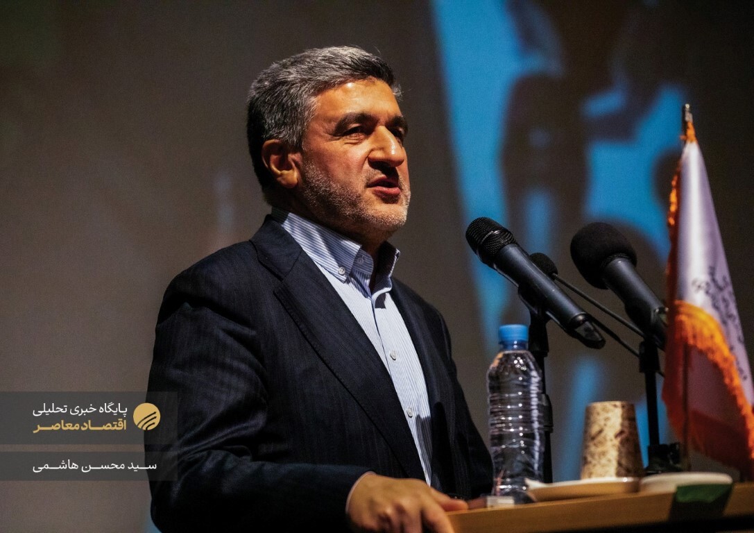 امروز ۲۰ آذر از تابلوی بهینه سازی برق در بازار بهینه سازی انرژی و محیط زیست در محل وزارت نیرو با حضور حجت‌الله صیدی، رئیس سازمان بورس و اوراق بهادار و عباس علی‌آبادی، وزیر نیرو و فعالان صنایع مختلف رونمایی شد.