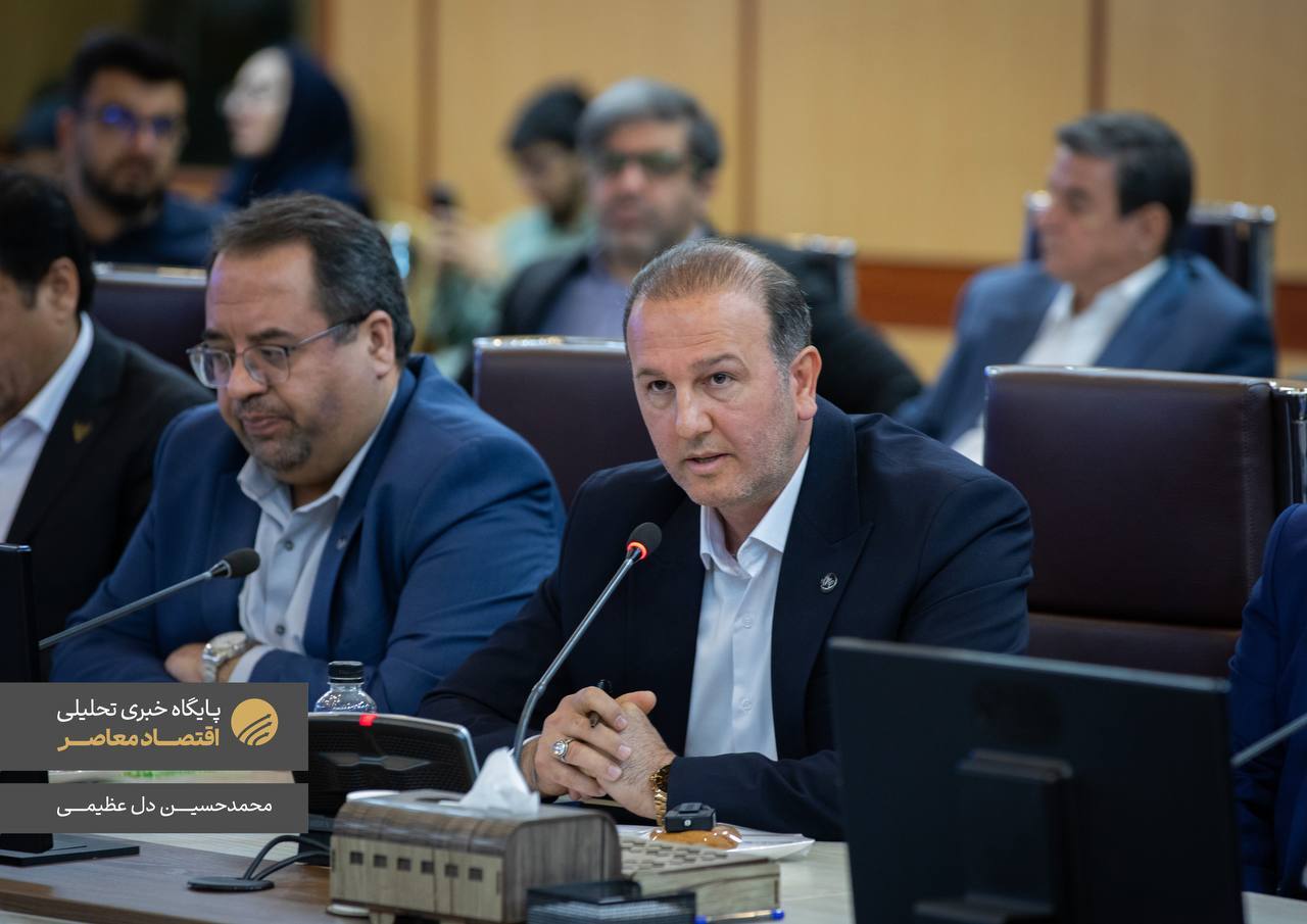 امروز ۳۱ فروردین ۱۴۰۴ در سال «سرمایه گذاری برای تولید»، در مراسمی با حضور وزیر راه و شهرسازی، مدیرعامل شرکت راه‌آهن، مدیرعامل شرکت بهینه‌سازی مصرف سوخت و رئیس کمیسیون عمران مجلس، دو تفاهمنامه سرمایه گذاری به میزان ۶۴ هزار میلیارد تومان از سوی مدیرعامل راه‌آهن با شرکت قطار‌های آوان ریل (منتسب به بابک زنجانی) و کشت و صنعت پارس افق هشتگرد به امضا رسید.