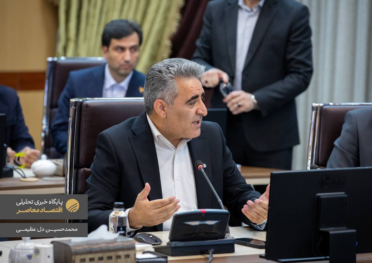 امروز ۳۱ فروردین ۱۴۰۴ در سال «سرمایه گذاری برای تولید»، در مراسمی با حضور وزیر راه و شهرسازی، مدیرعامل شرکت راه‌آهن، مدیرعامل شرکت بهینه‌سازی مصرف سوخت و رئیس کمیسیون عمران مجلس، دو تفاهمنامه سرمایه گذاری به میزان ۶۴ هزار میلیارد تومان از سوی مدیرعامل راه‌آهن با شرکت قطار‌های آوان ریل (منتسب به بابک زنجانی) و کشت و صنعت پارس افق هشتگرد به امضا رسید.