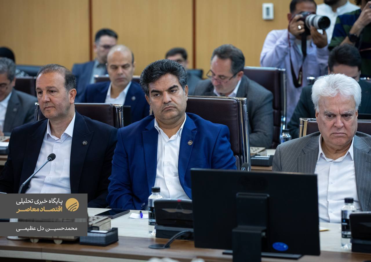 امروز ۳۱ فروردین ۱۴۰۴ در سال «سرمایه گذاری برای تولید»، در مراسمی با حضور وزیر راه و شهرسازی، مدیرعامل شرکت راه‌آهن، مدیرعامل شرکت بهینه‌سازی مصرف سوخت و رئیس کمیسیون عمران مجلس، دو تفاهمنامه سرمایه گذاری به میزان ۶۴ هزار میلیارد تومان از سوی مدیرعامل راه‌آهن با شرکت قطار‌های آوان ریل (منتسب به بابک زنجانی) و کشت و صنعت پارس افق هشتگرد به امضا رسید.