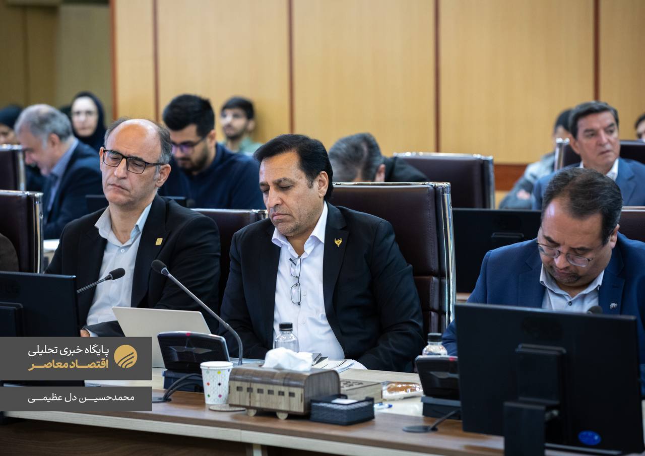 امروز ۳۱ فروردین ۱۴۰۴ در سال «سرمایه گذاری برای تولید»، در مراسمی با حضور وزیر راه و شهرسازی، مدیرعامل شرکت راه‌آهن، مدیرعامل شرکت بهینه‌سازی مصرف سوخت و رئیس کمیسیون عمران مجلس، دو تفاهمنامه سرمایه گذاری به میزان ۶۴ هزار میلیارد تومان از سوی مدیرعامل راه‌آهن با شرکت قطار‌های آوان ریل (منتسب به بابک زنجانی) و کشت و صنعت پارس افق هشتگرد به امضا رسید.