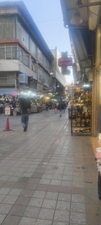 بازار لاله&zwnj;زار؛ فعالیت کامل اما رونق کمرنگ