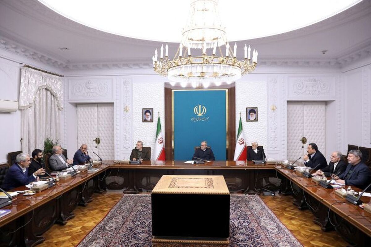 پزشکیان: پایش لحظه&zwnj;ای اجرای طرح اقتصادی دولت تا رسیدن بازار به ثبات ادامه یابد