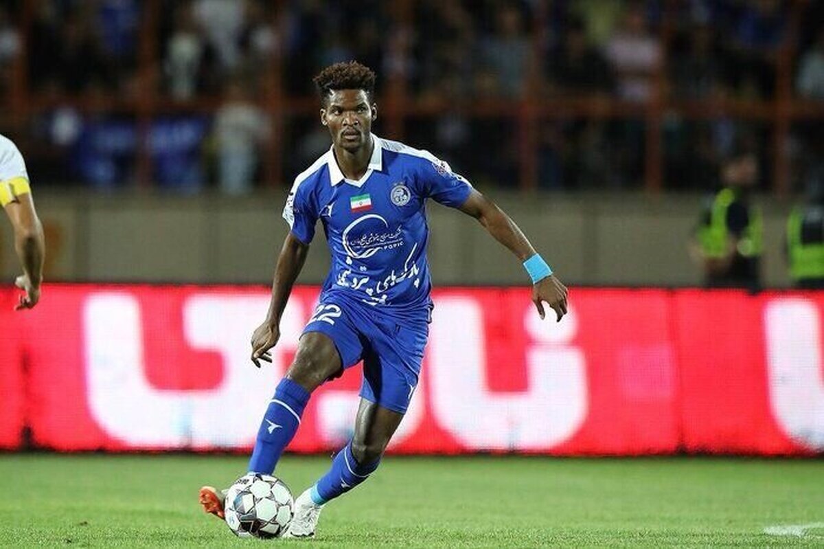 استقلال از بازیکن خودش شکایت می‌کند