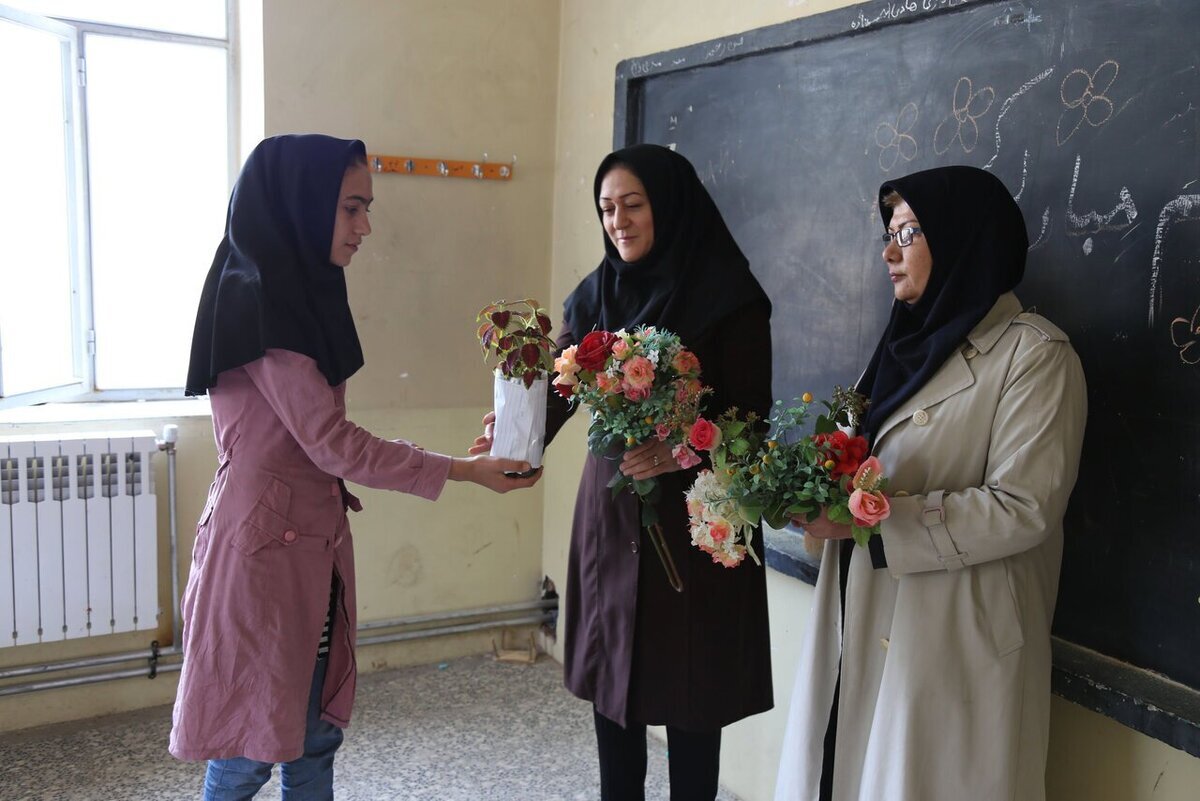 زمان واریز هدیه روز معلم ۱۴۰۴