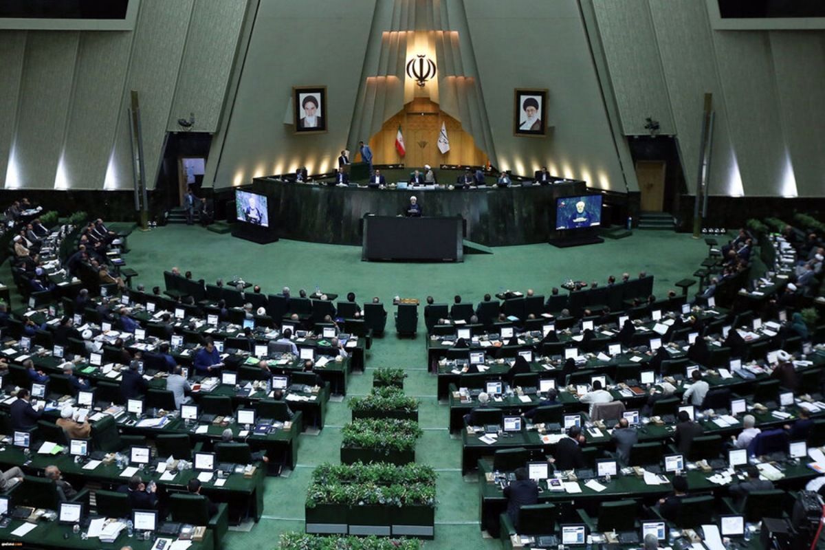 دستور کار هفته مجلس اعلام شد/ از بررسی موافقتنامههای دوجانبه، تا گزارش کمیسیون صنایع در مورد طرح ملی هوش مصنوعی