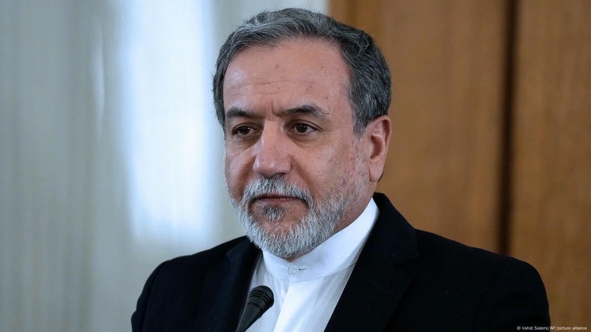 عراقچی: آمریکاییها مواضع ضد و نقیضی در مذاکرات دارند