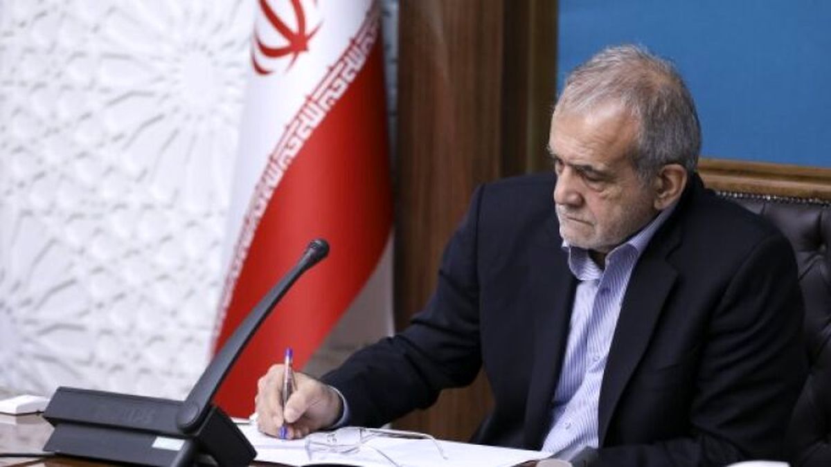 دستور پزشکیان برای توقف فوری فروش اینترنتی دارو
