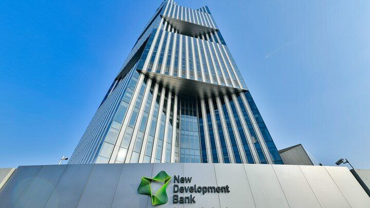 دیدار رئیسکل بانک مرکزی ایران با رئیس بانک توسعه نوین بریکس در شانگهای