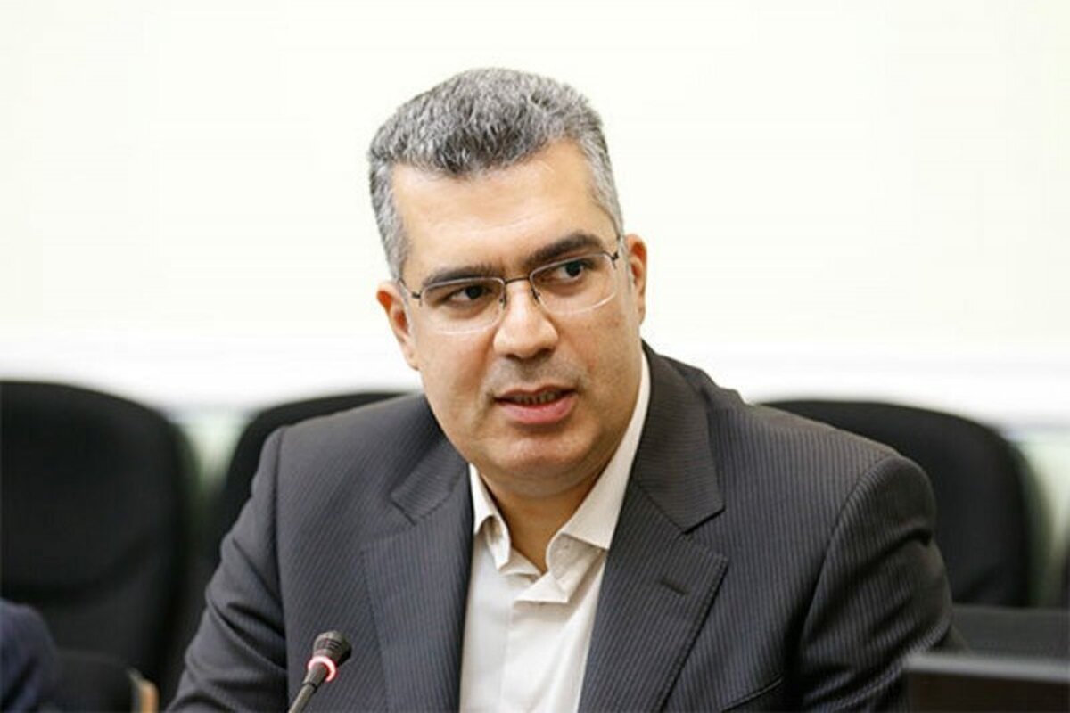 دهنوی: واردات آیفون در اولویت پایین قرار دارد