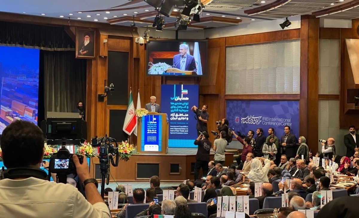 مدنیزاده: دریچه توسعه اقتصادی ایران از مناطق آزاد میگذرد/ تمرکز وزارت اقتصاد بر بخش خصوصی و سرمایهگذاری ارزی