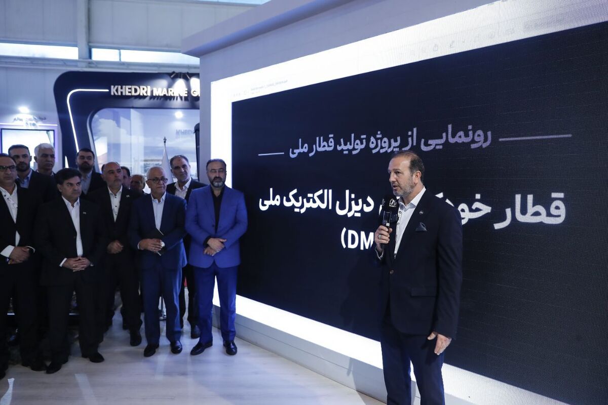 ناوگان ریلی کشور به قطار خودکشش دیزلالکتریک ملی مجهز میشود