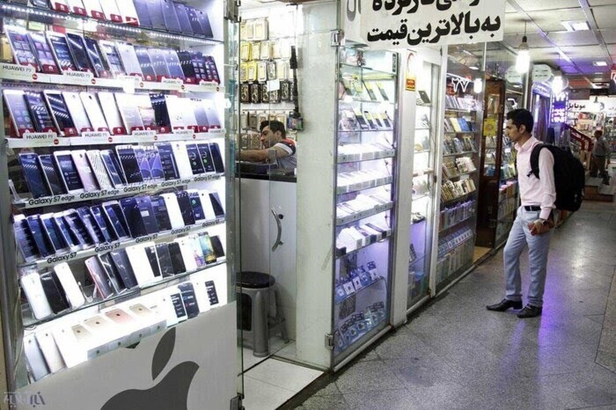 ابهامات واردات موبایل؛ از ارز نیمایی تا آیفون‌های رفرش