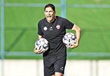 انتقادات عجیب مالک پرسپولیس به وحید هاشمیان؛ فرصت زیادی ندارد، اصلا راضی نیستیم!