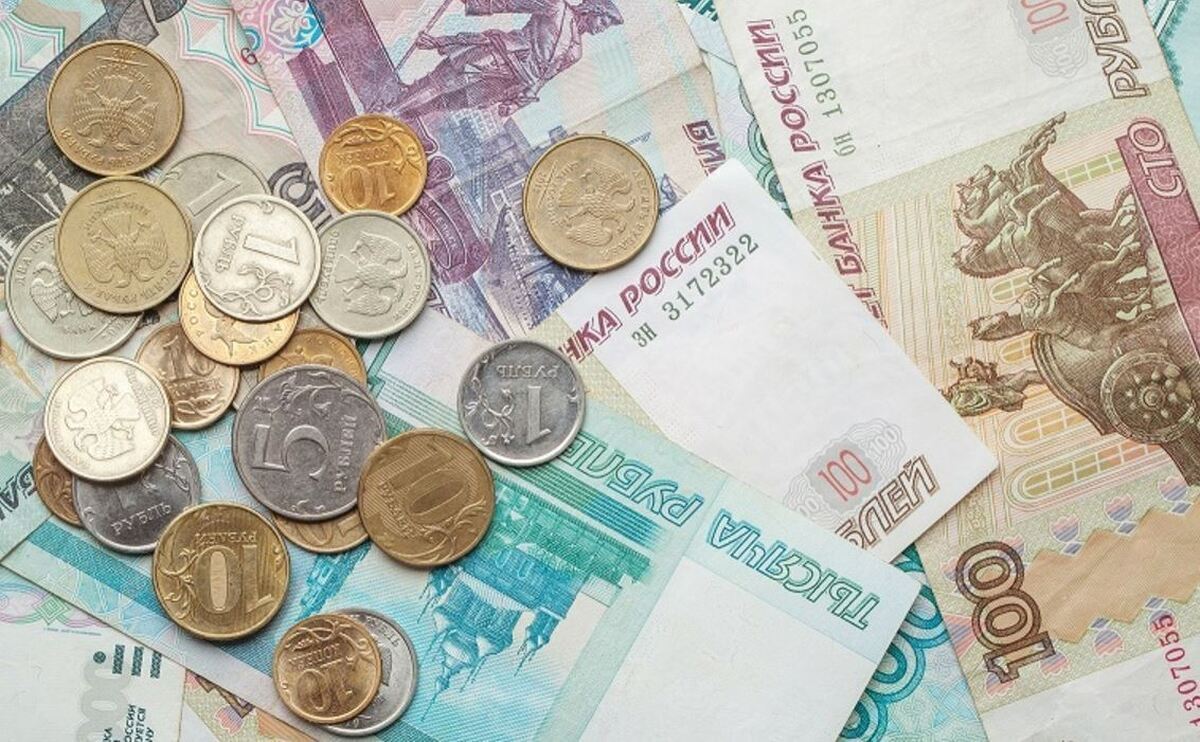 تحلیل مدیریت ارزی فدراسیون روسیه در دوران جنگ نیابتی با ناتو
