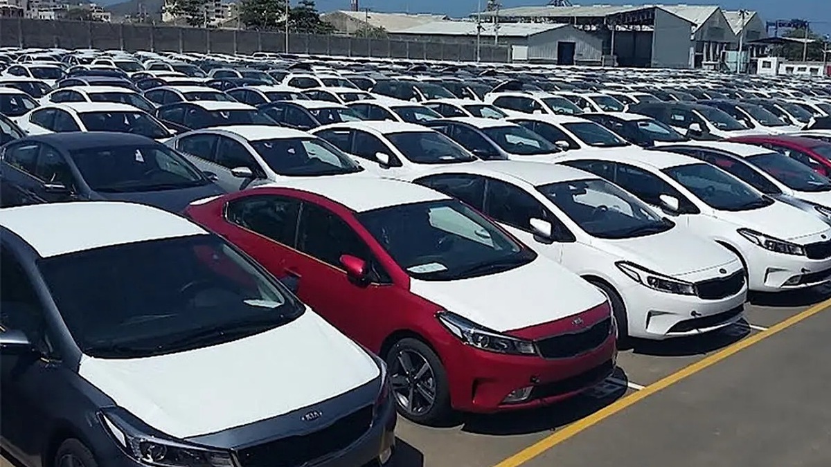 محدودیت واردات خودرو‌های بالای ۲۵۰۰ سی‌سی رفع شد