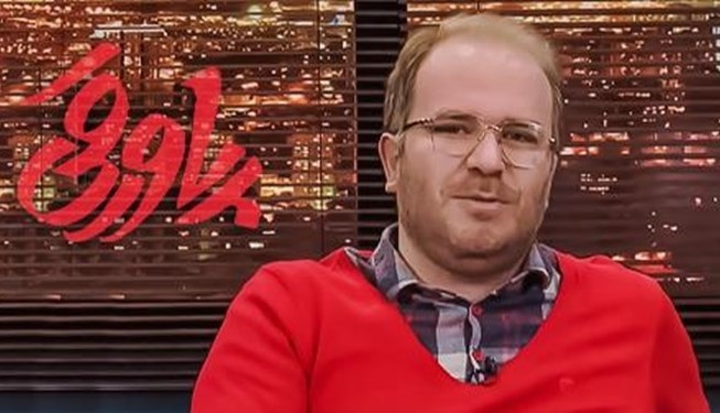 مجری برنامه پاورقی کیست؟