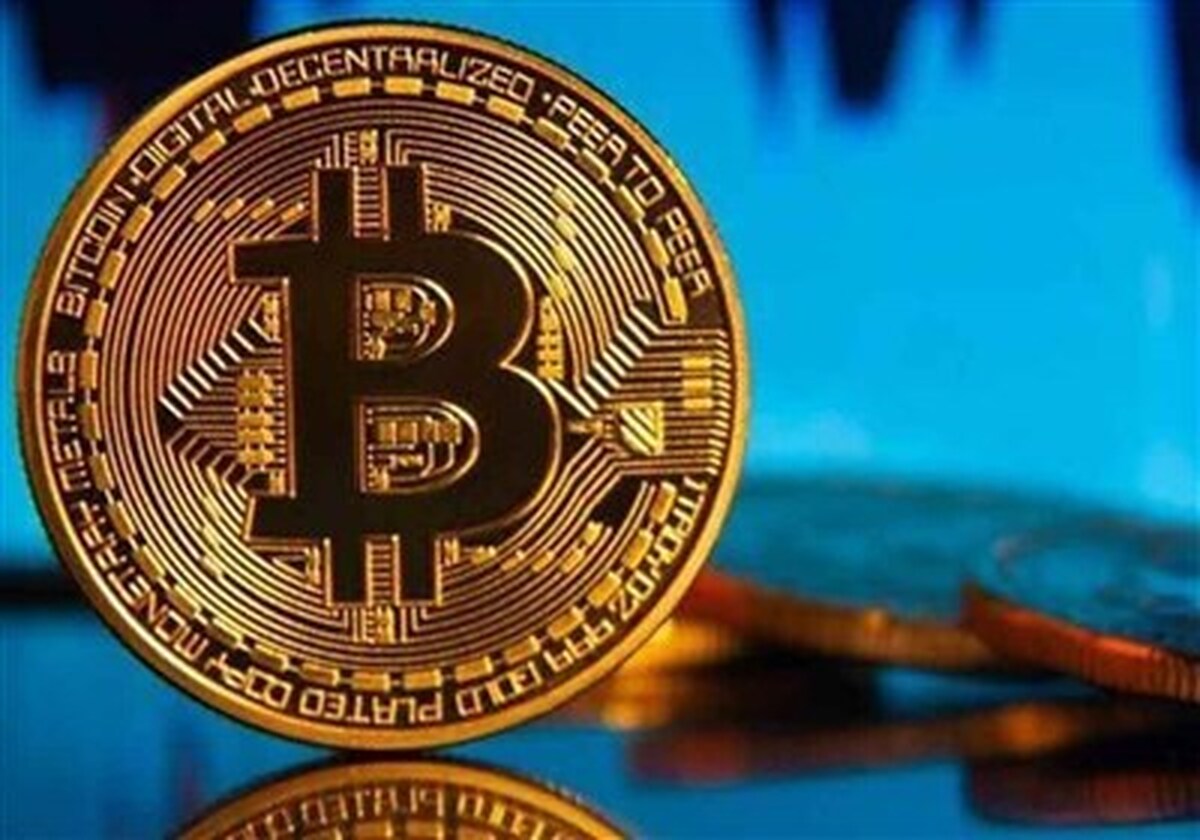 کاهش قیمت بیت کوین تا ۱۰۲ هزار دلار
