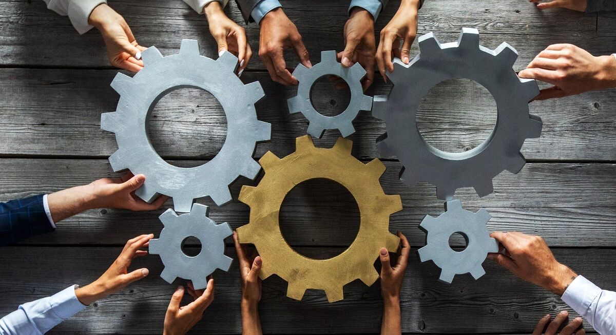 اقتصاددانان کشور خواستار اصلاح فوری نظام تصمیم‌گیری اقتصادی شدند