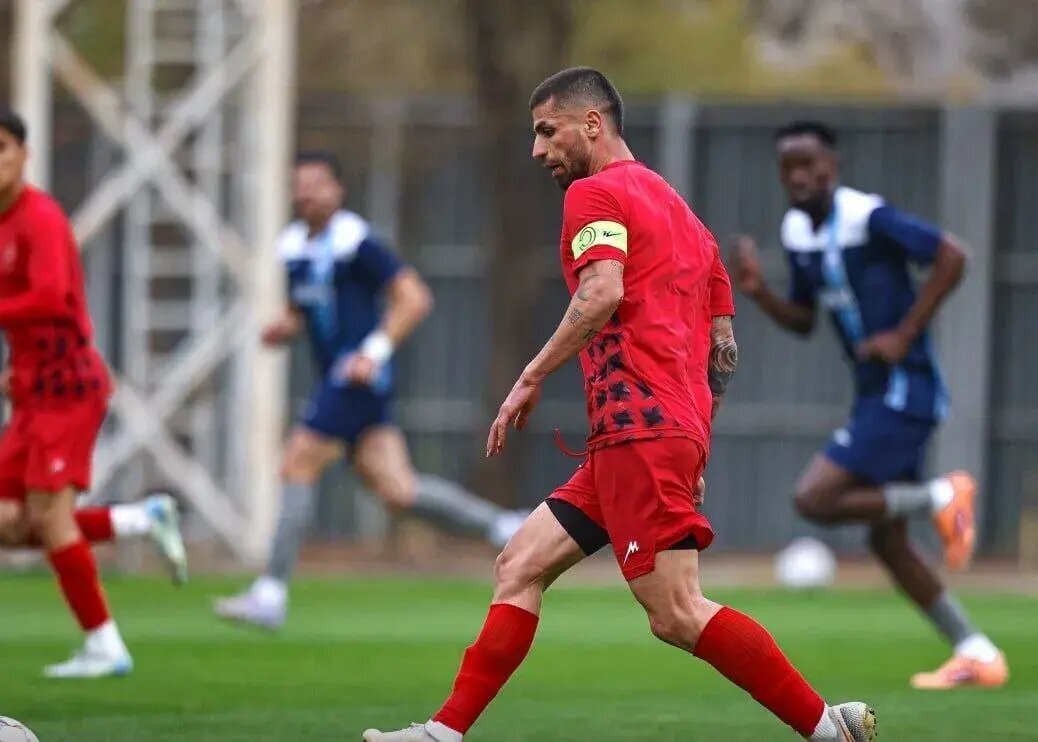 رونمایی از کاپیتان جدید پرسپولیس+عکس رونمایی از کاپیتان جدید پرسپولیس+عکس