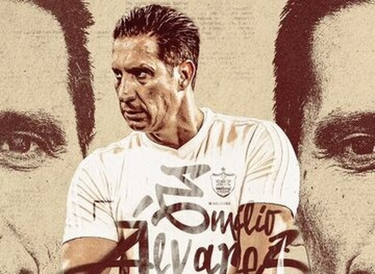 سرمربی منچستریونایتد در پرسپولیس ماند