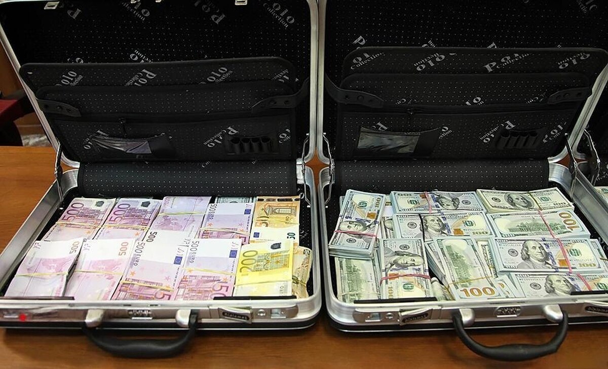 رشد تقاضا و گرانی ارز نتیجه محتوم سیاست ۹۰-۱۰ و واردات بدون انتقال ارز