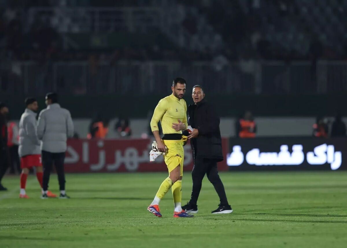 چرا مربی پرسپولیس دنبال پیراهن استقلال بود؟!