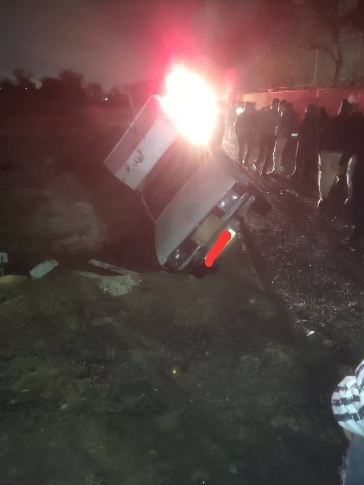 فرونشست زمین در شهرک ولیعصر تهران ۳ خودرو را گرفتار کرد فرونشست زمین در شهرک ولیعصر تهران ۳ خودرو را گرفتار کرد