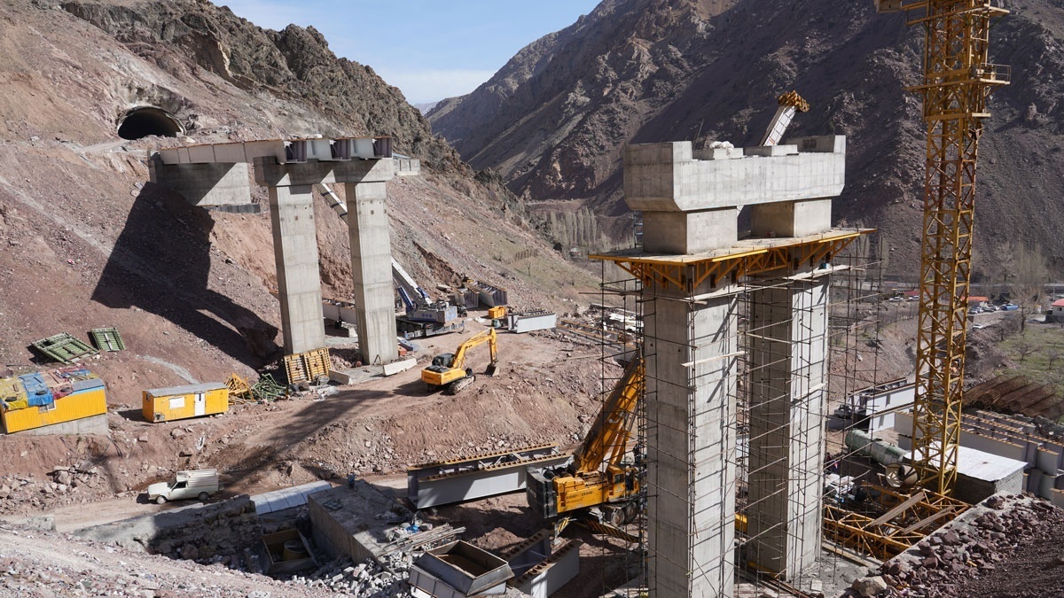 وجود ۶۰۰۰ همت پروژه ناتمام؛ سازمان برنامه و بودجه فقط سازمان بودجه است