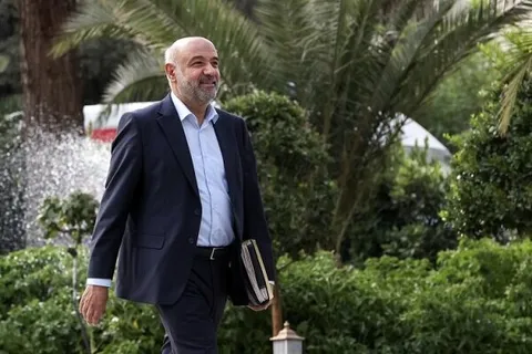 میدری: حذف یارانه دهک‌های ۸ تا ۱۰ کمکی به تأمین منابع کالابرگ نمی‌کند