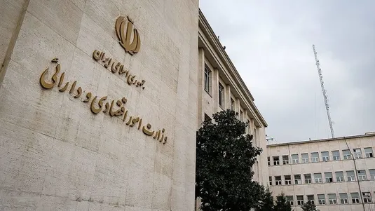 انتظار تجلی دانش مدنی&zwnj;زاده در عرصه اجرا/ تحقق رشد اقتصادی ۸ درصدی اولویت باشد