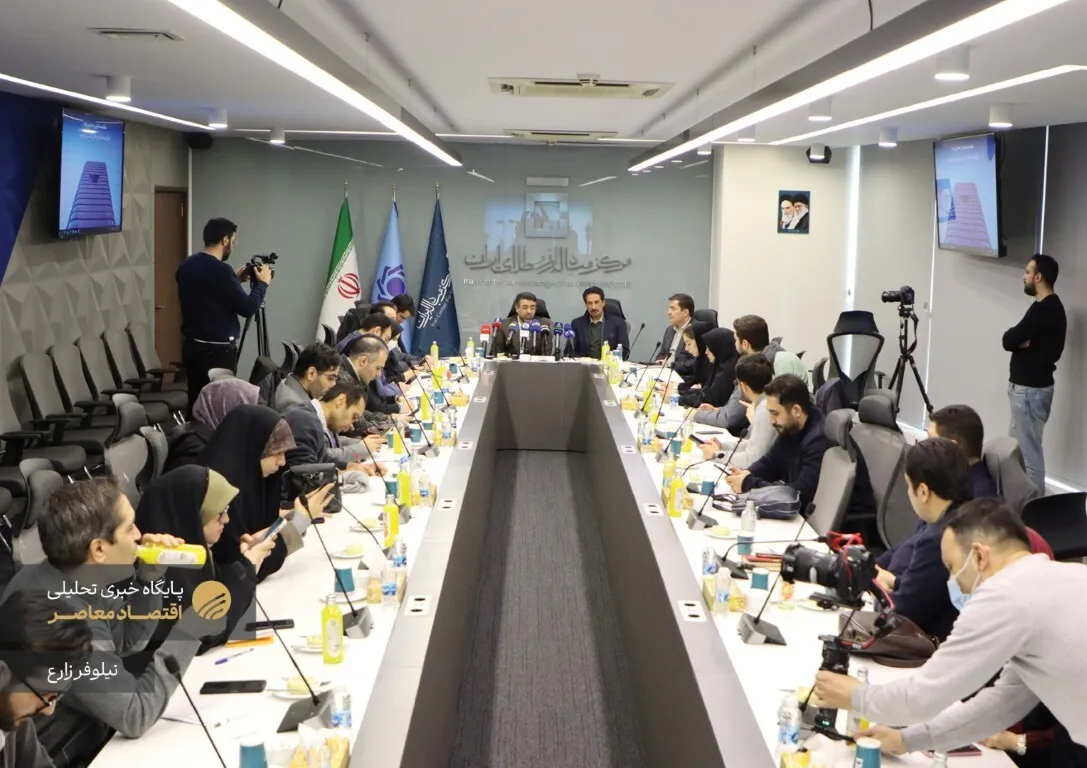 نشست خبری مشترک صنعت پتروشیمی و مرکز مبادله ایران با موضوعیت جزئیات عملکرد و نحوه تعمیق بازار ارز تجاری برگزار شد.