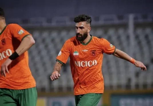 مدافع چپ پرسپولیسی در سبد خرید استقلال