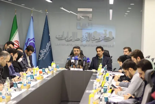 دلیل کاهش عرضه روز اولِ پتروشیمی&zwnj;&zwnj;ها در سامانه/ ارز خدمات به بازار تجاری می&zwnj;&zwnj;آید