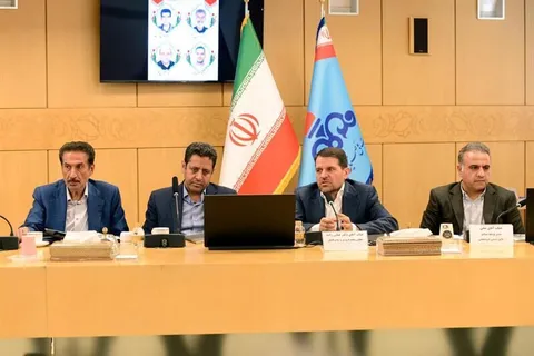 تأمین مواد اولیه و حفظ اشتغال اولویت صنعت پتروشیمی است