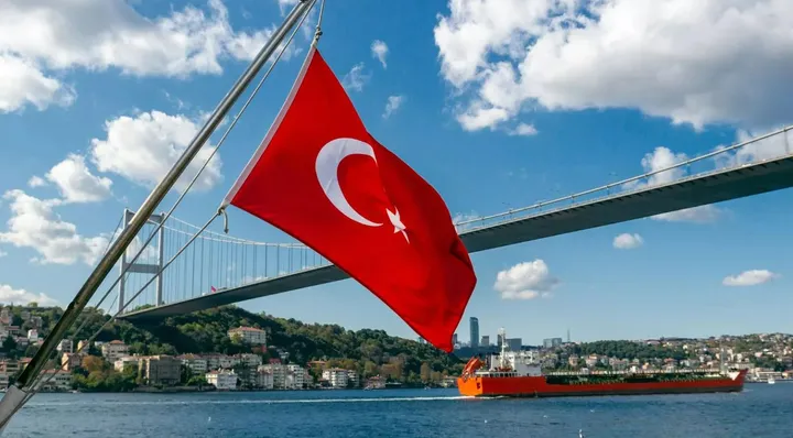 اهداف آنکارا برای دورزدن هرمز؛ تیرهایی که به سنگ می‌خورند