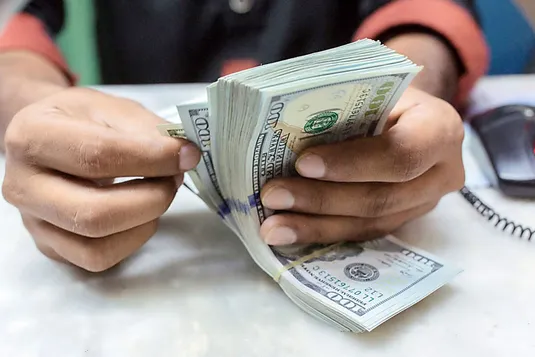 آخرین قیمت ارزها در مرکز مبادله / دلار و یورو بالا رفتند