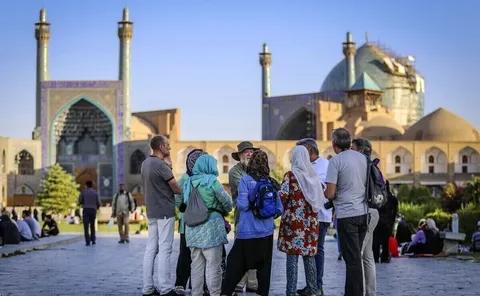 هزینه‌کرد گردشگران خارجی در ایران ۶۴ درصد کاهش یافت