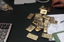 کسادی بازار طلافروشان با فروش غیررسمی طلای دست دوم؛ مردم قدرت خرید ندارند