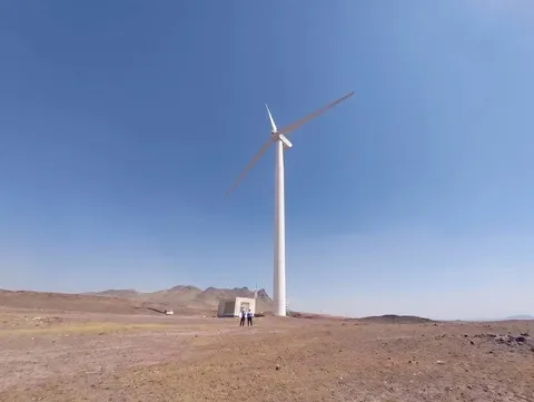 اتصال نخستین توربین بادی ۲ مگاواتی ملی به شبکه سراسری برق