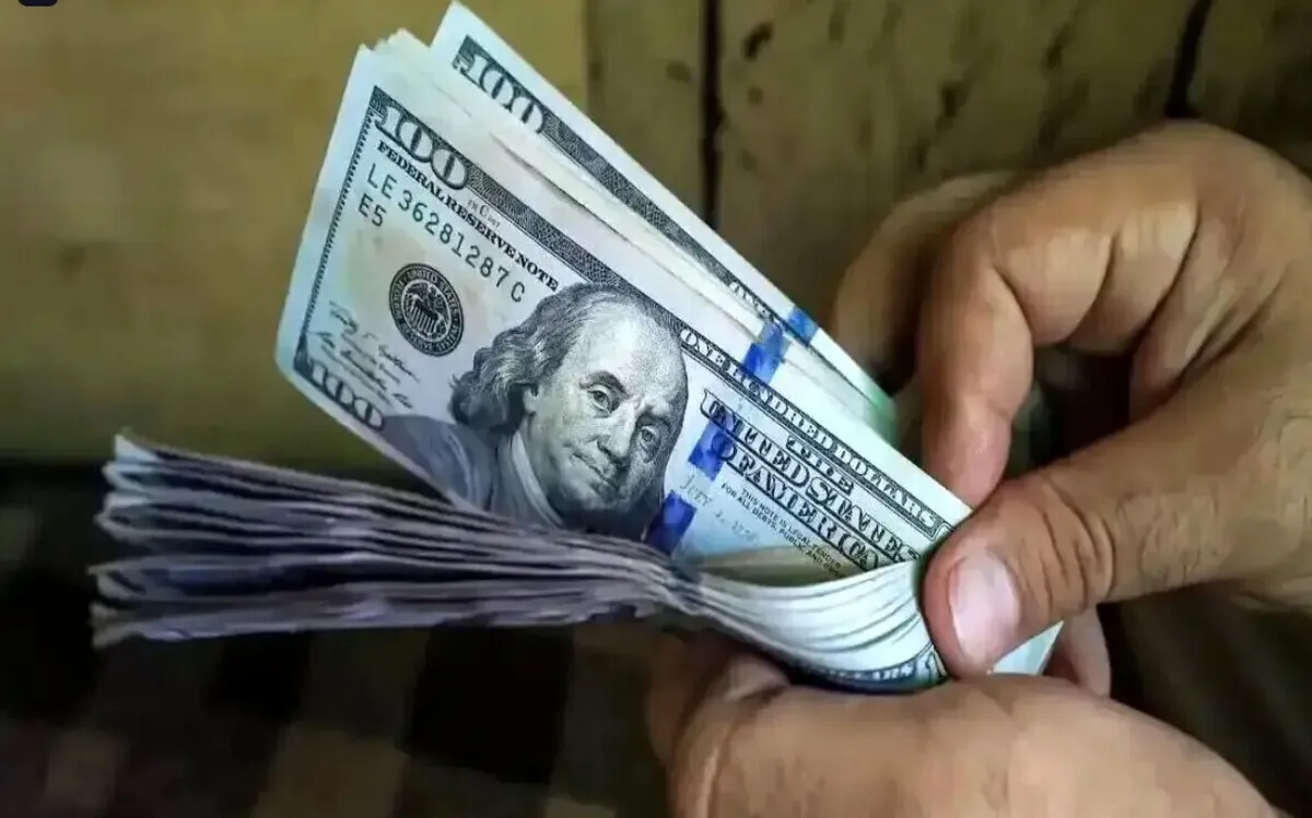 معامله  ۱۲۲ میلیون دلار در بازار ارز تجاری مرکز مبادله ایران طی روز گذشته