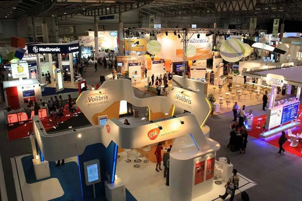 بازگشایی نمایشگاه‌های کشور همزمان با برقراری پرواز‌های خارجی