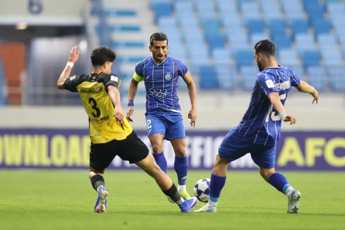 دوئل مجتبی جباری و استقلال در بحرانی‌ترین وضعیت