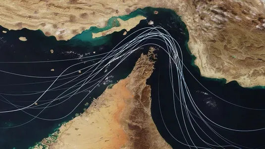 عوارض از تنگه هرمز به ریال و طبق عرف بین&zwnj;الملل خواهد بود